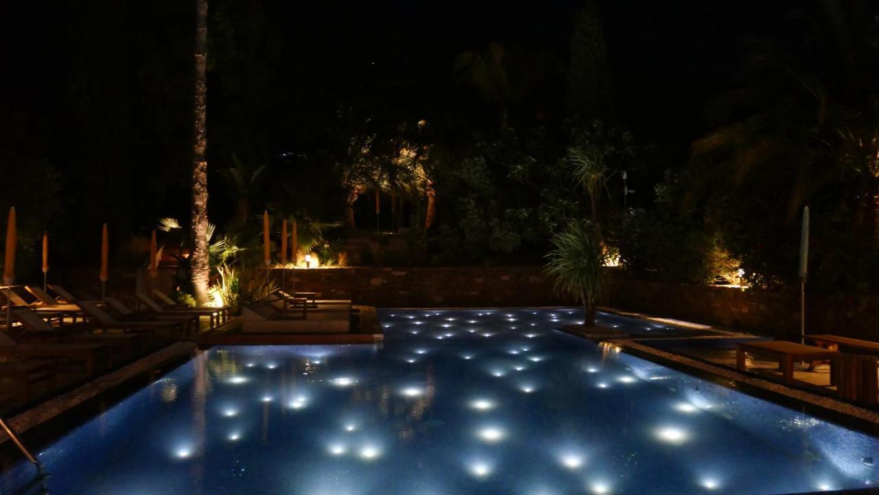 Hotel La Piscine Le Lavandou Exteriör bild